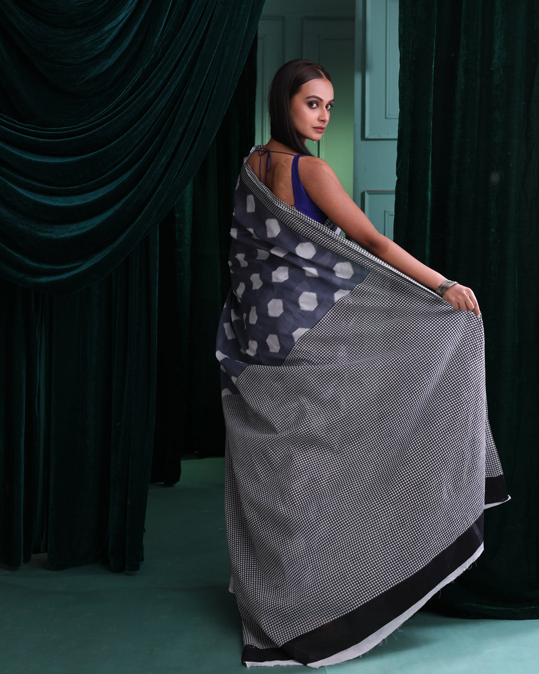 GREY HARMONY (IKKAT MUL MUL COTTON SAREE)