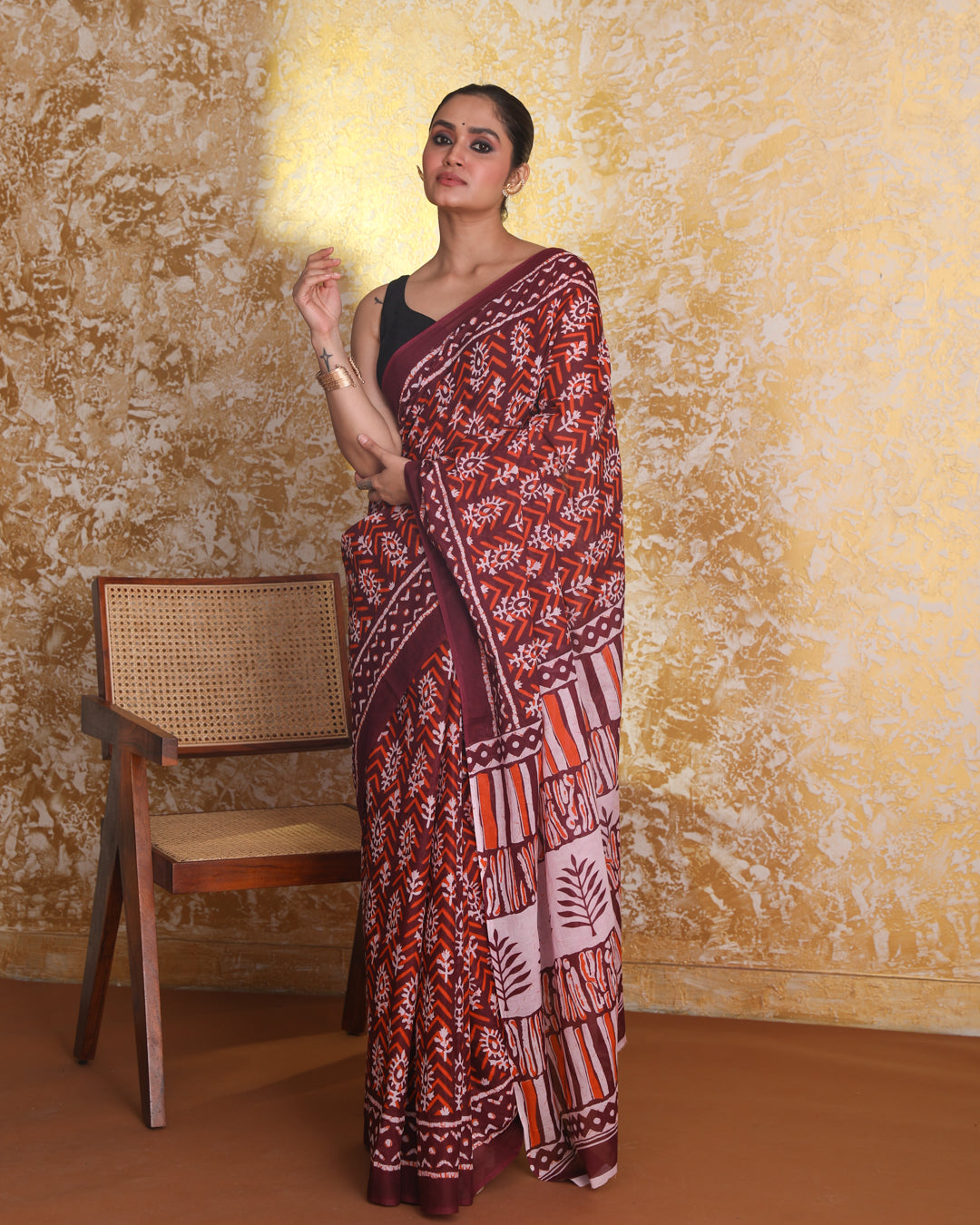 MAROON MYSTIQUE (BAGRU MUL MUL COTTON SAREE)