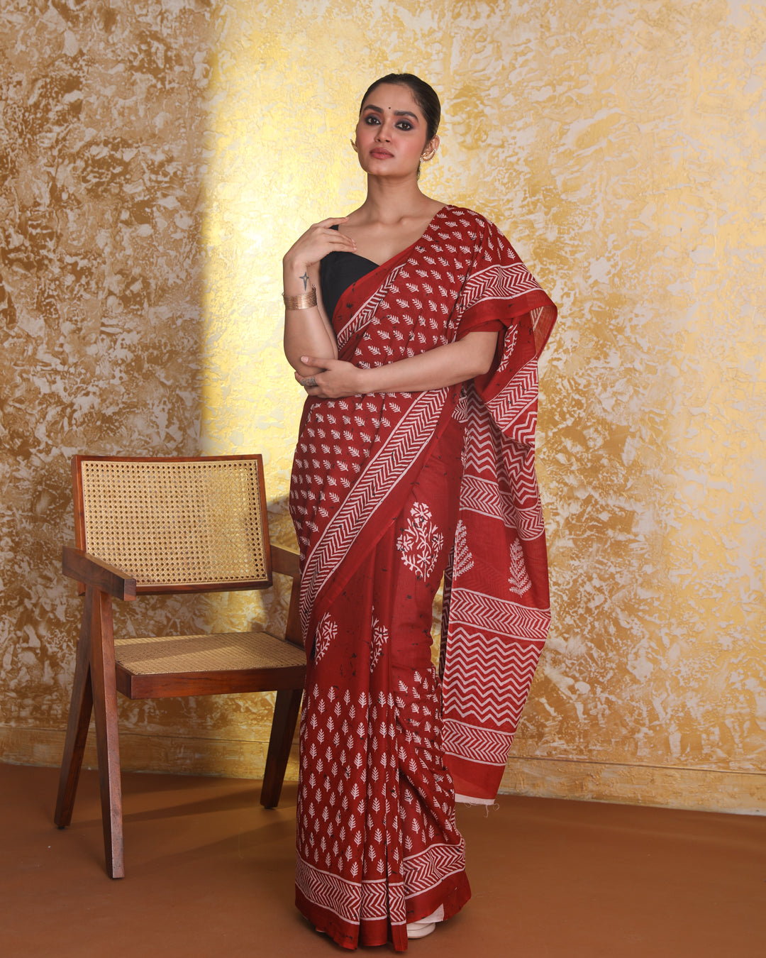 CRIMSON ELEGANCE (BAGRU MUL MUL COTTON SAREE)