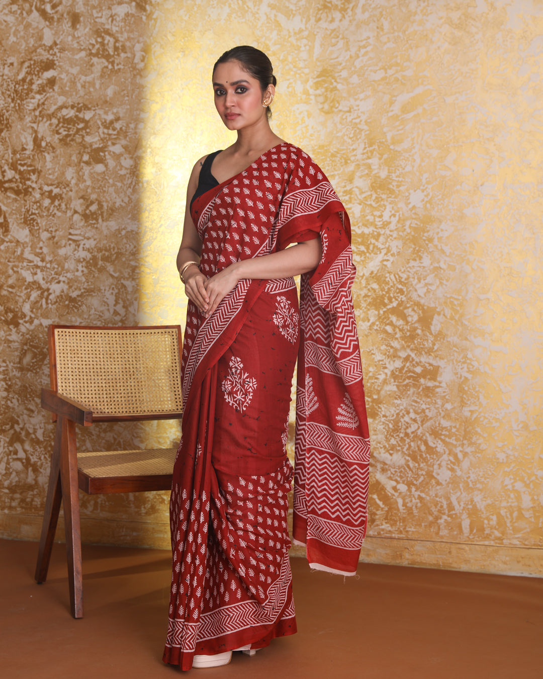 CRIMSON ELEGANCE (BAGRU MUL MUL COTTON SAREE)