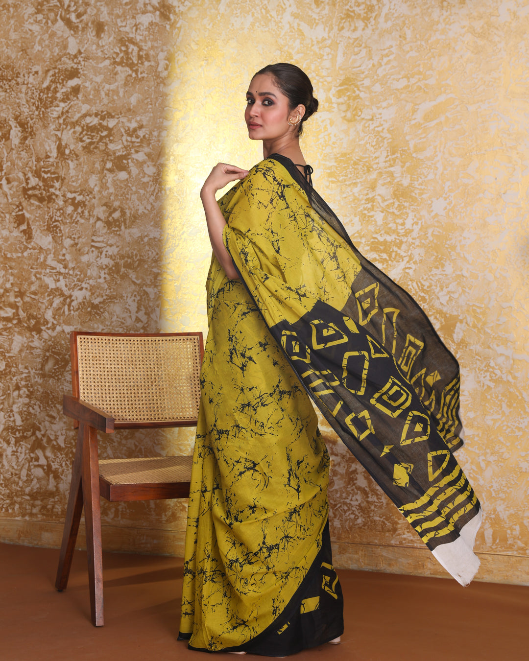 OLIVE ELEGANCE (BATIK MUL MUL COTTON SAREE)