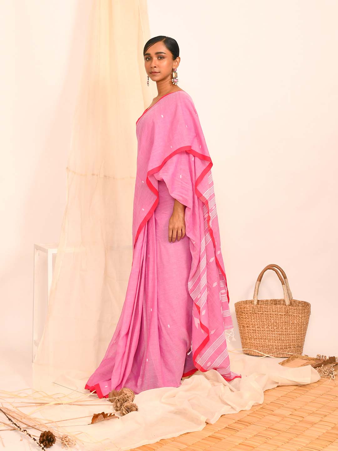 ROSE EMBRACE (HANDLOOM 100% PURE COTTON SAREE)