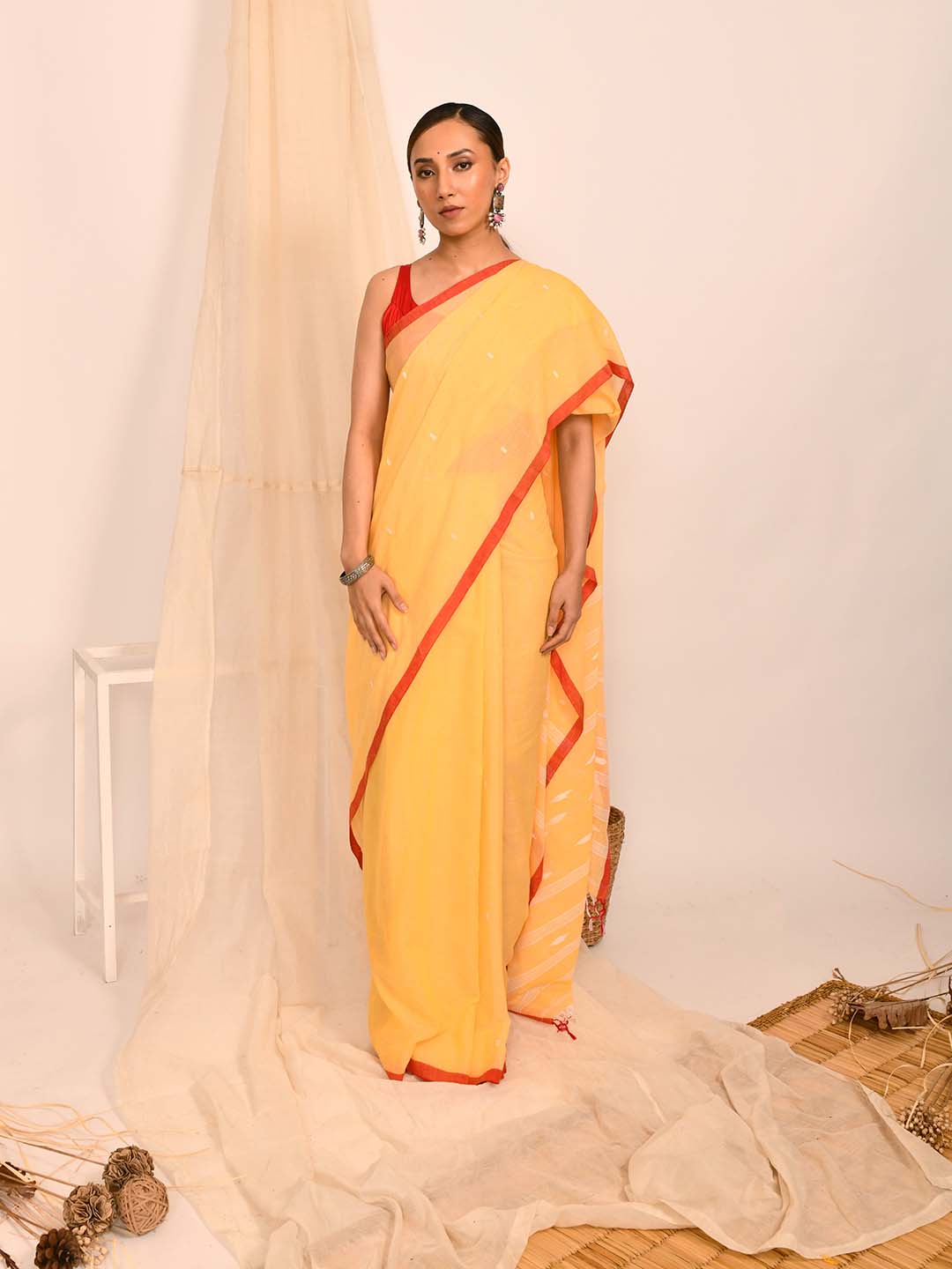 GOLDEN REVERIE (HANDLOOM 100% PURE COTTON SAREE)