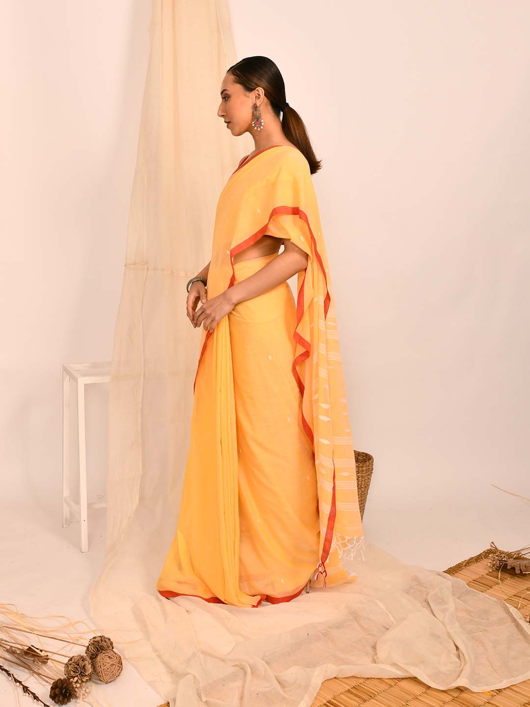 GOLDEN REVERIE (HANDLOOM 100% PURE COTTON SAREE)