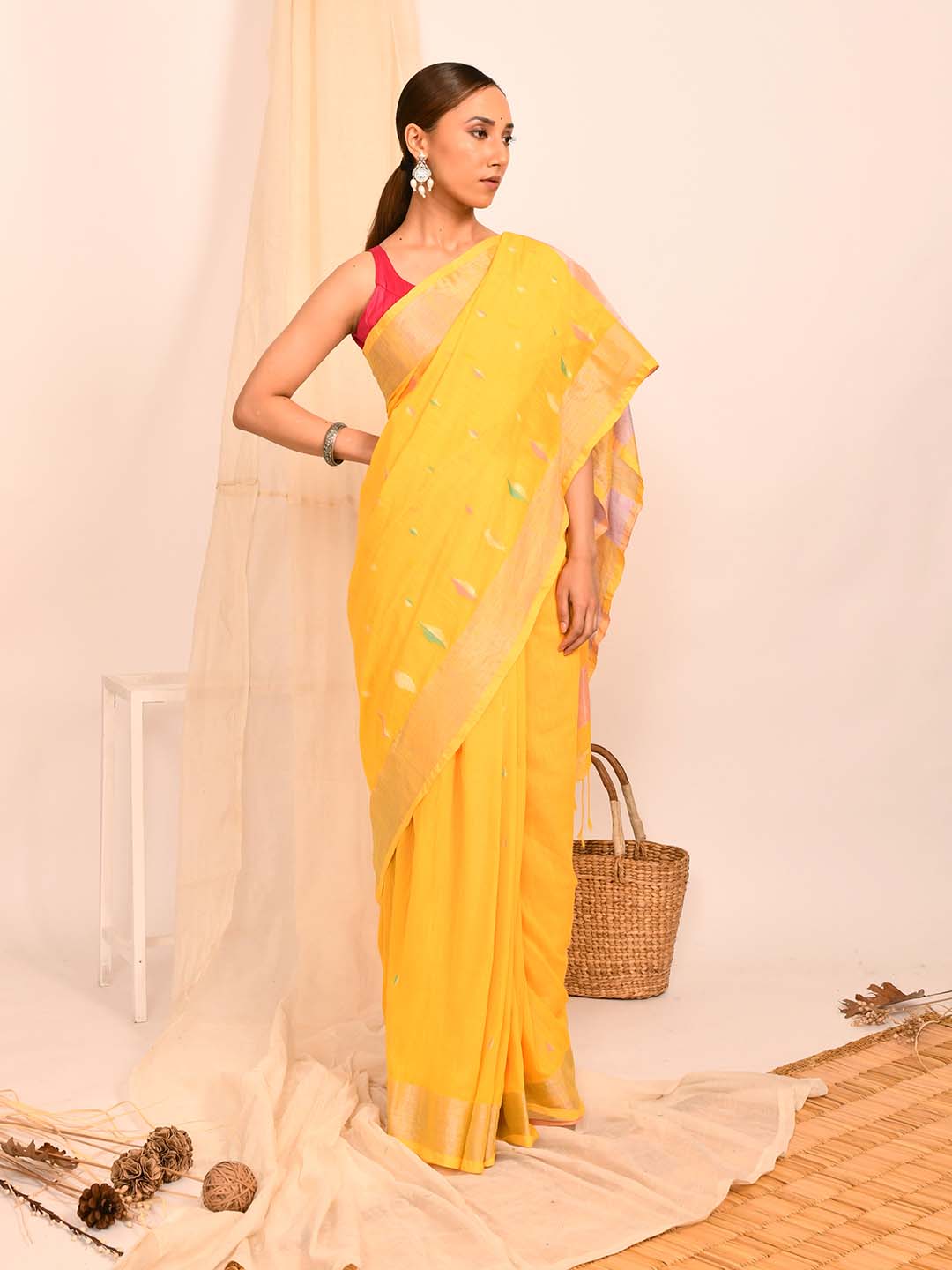 GOLDEN THREADS (HANDLOOM LIVA SAREE)