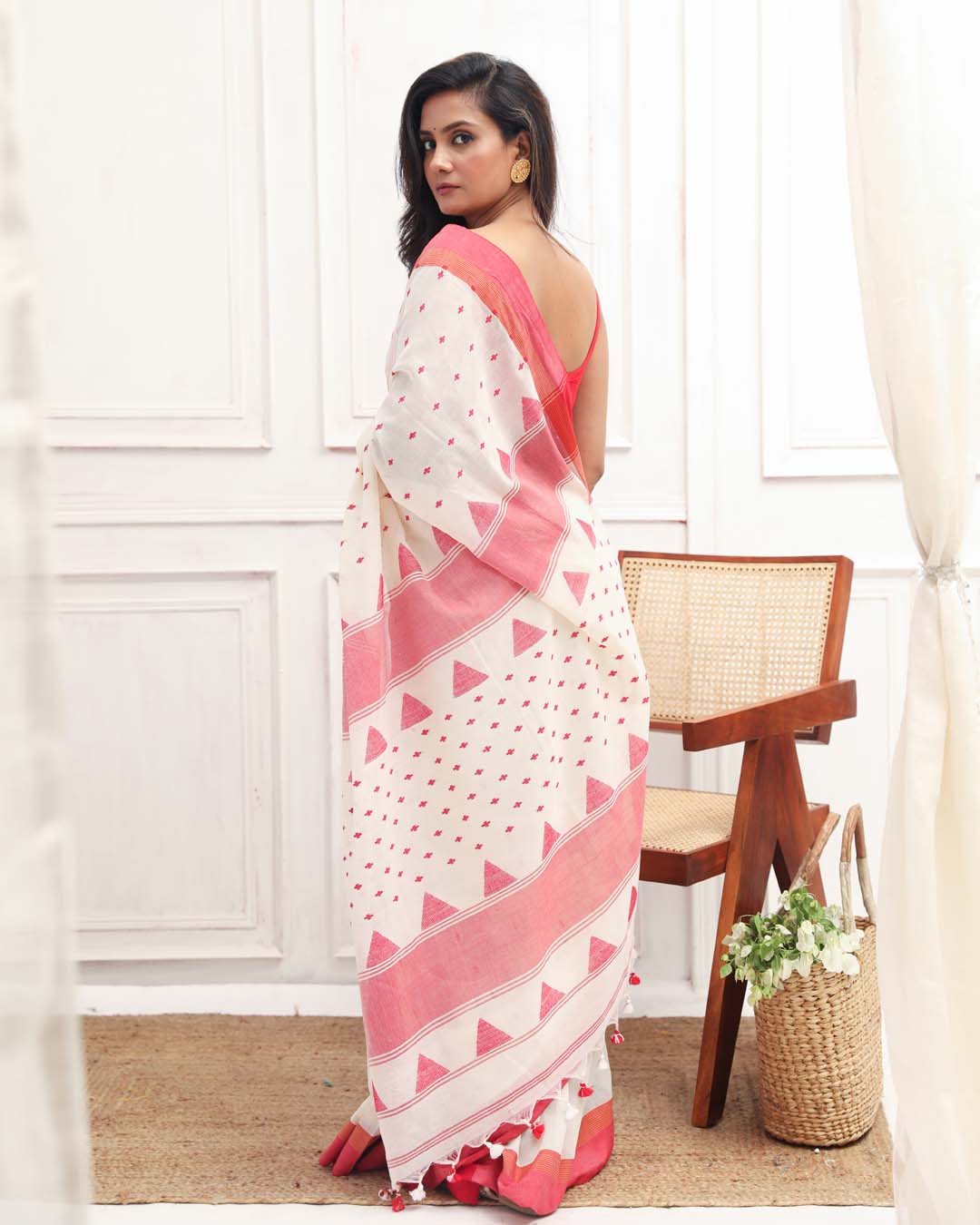 FROSTED GRACE (HANDLOOM 100% PURE COTTON SAREE)