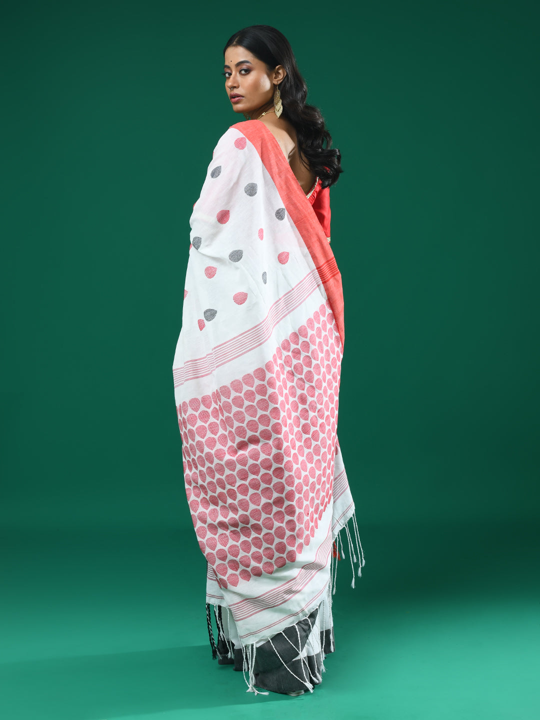 IVORY ELEGANCE (HANDLOOM 100% PURE COTTON SAREE)