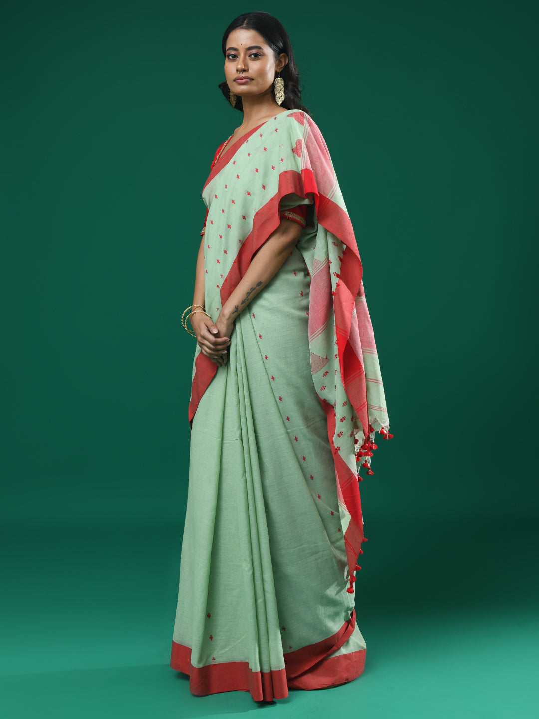 VERDANT HARMONY (HANDLOOM 100% PURE COTTON SAREE)