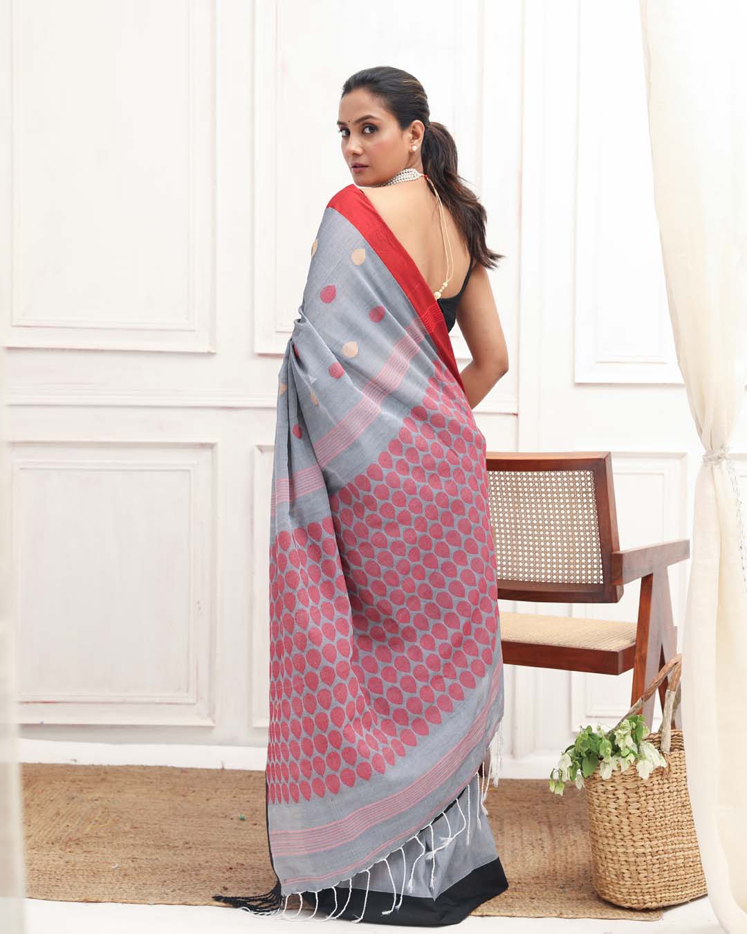 CHARCOAL WHISPER (HANDLOOM 100% PURE COTTON SAREE)