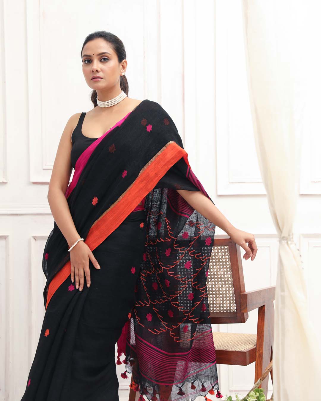 EVERYDAY ELEGANCE (HANDLOOM PURE LINEN SAREE)