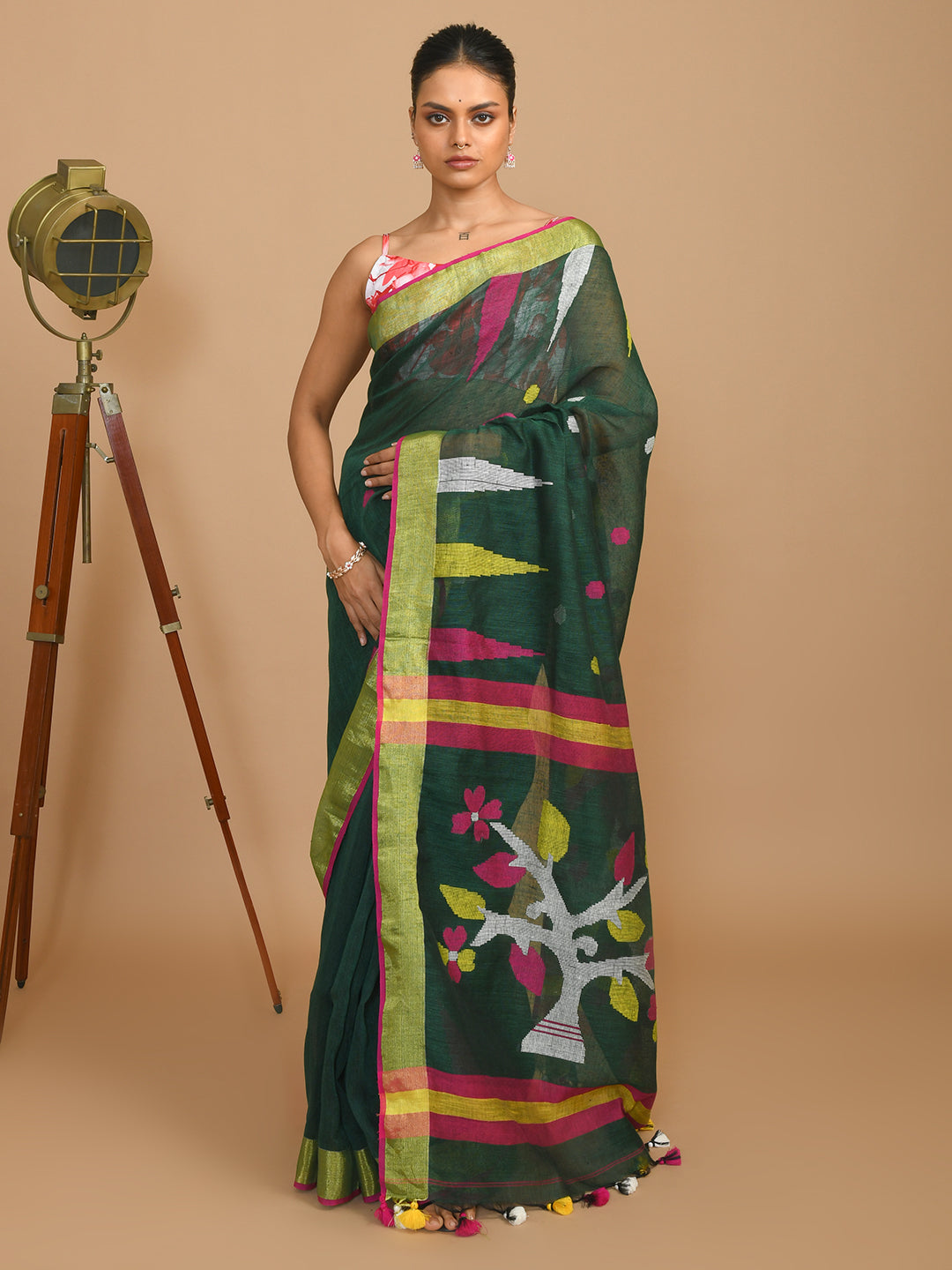 VERDANT CHARM (HANDLOOM PURE LINEN SAREE)