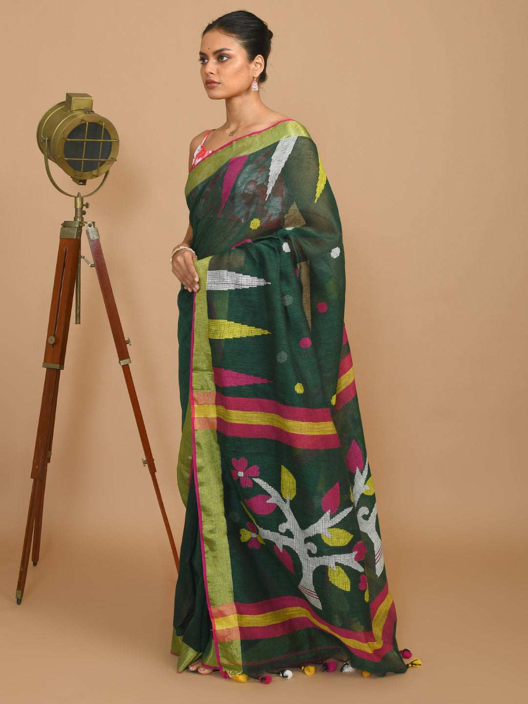 VERDANT CHARM (HANDLOOM PURE LINEN SAREE)