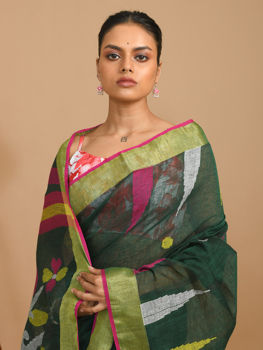 VERDANT CHARM (HANDLOOM PURE LINEN SAREE)