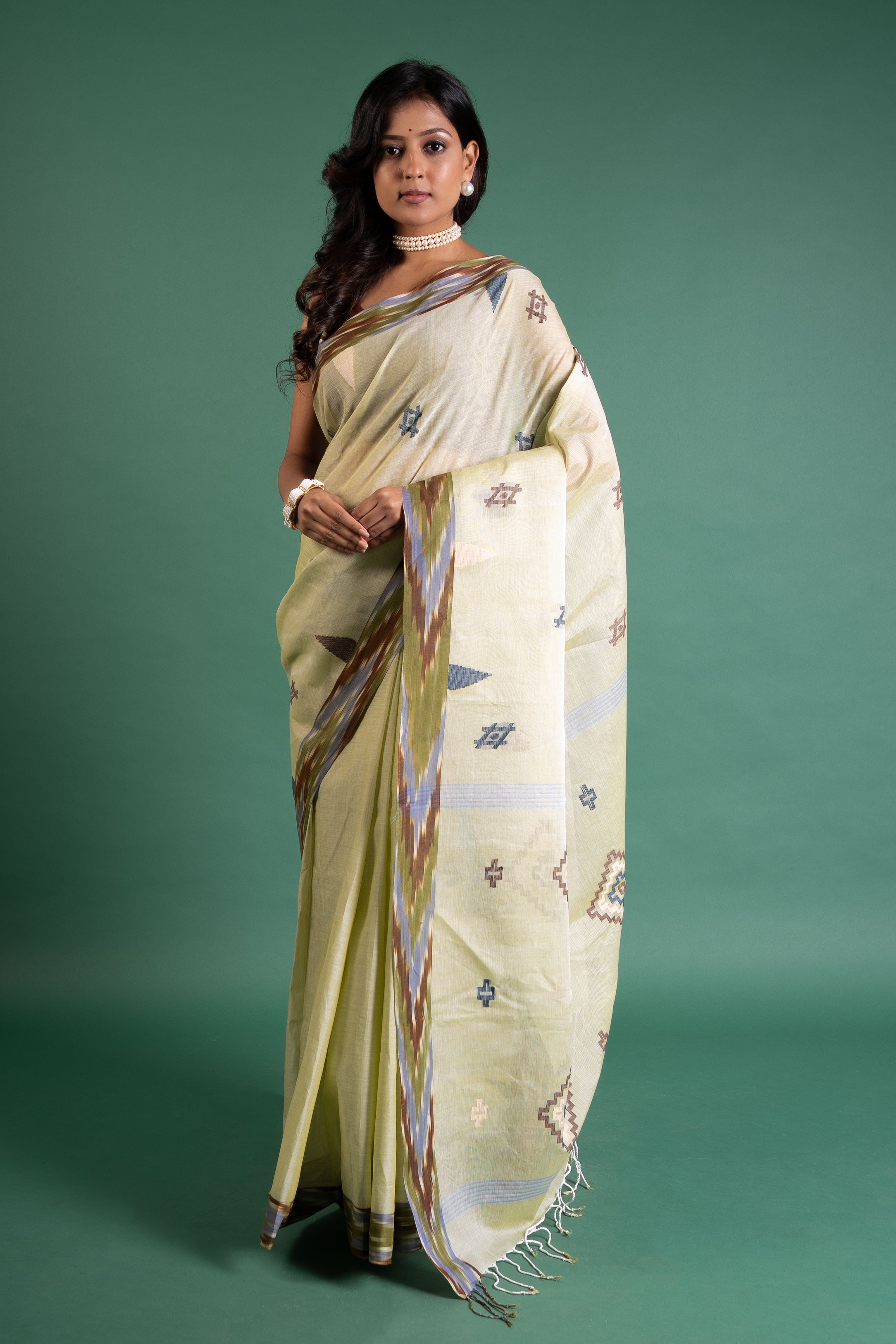 Pristine Lemon Ikat Butta Pure Handloom Cotton Saree