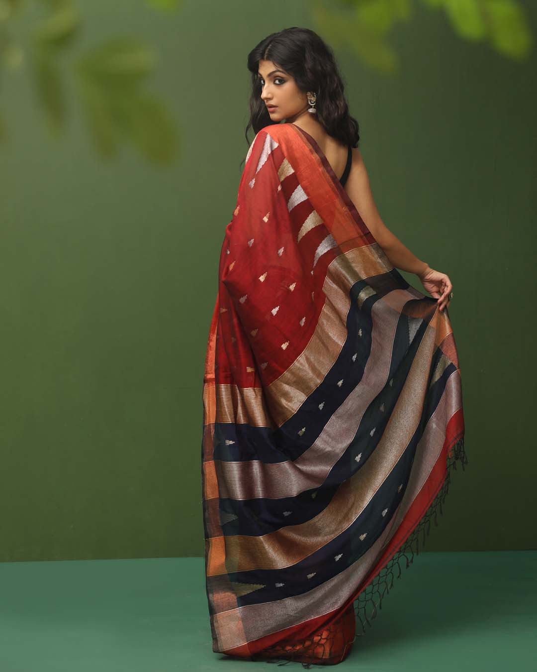 CRIMSON OPULENCE (HANDLOOM LIVA SAREE)