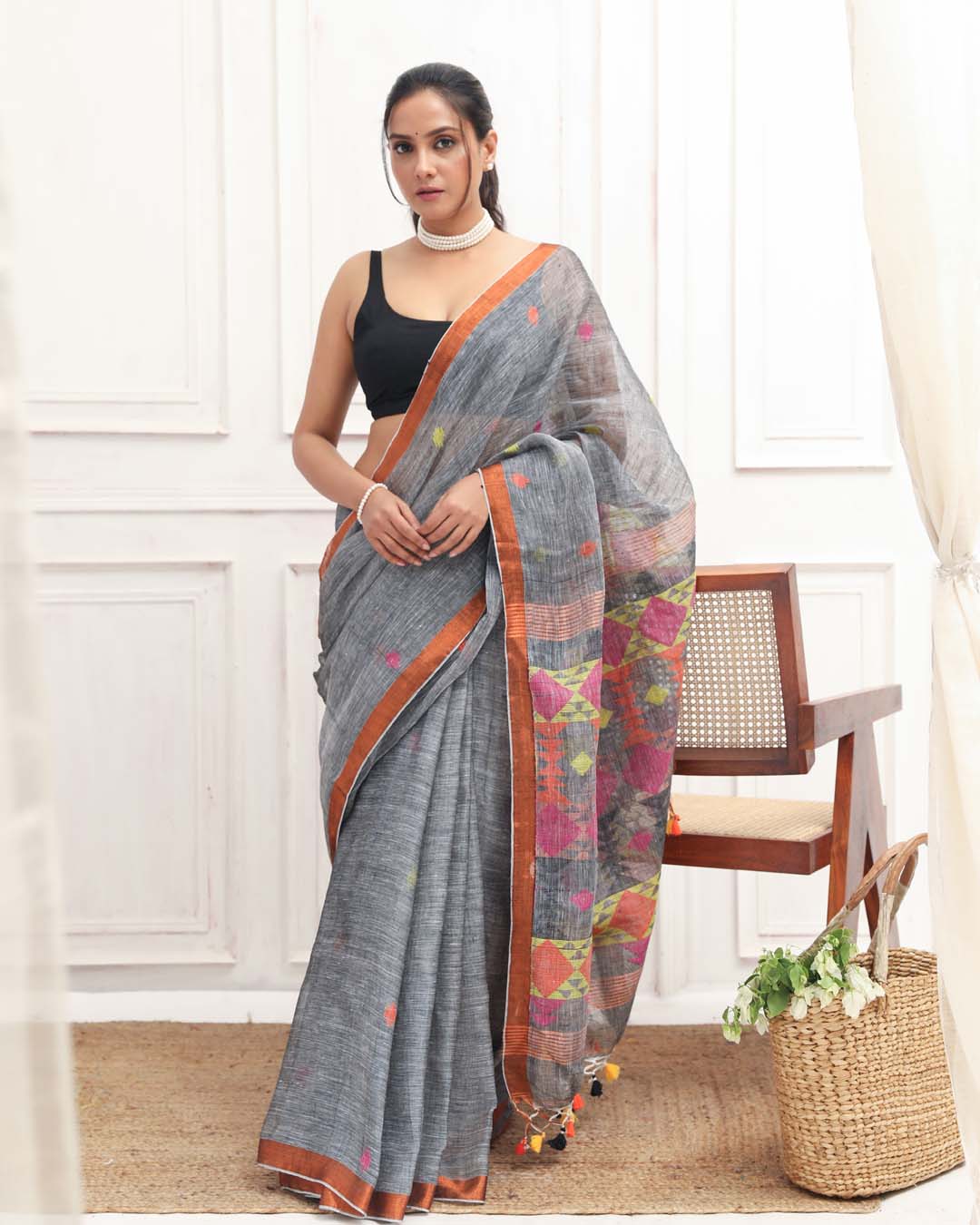 SILVER MIST (HANDLOOM PURE LINEN SAREE)