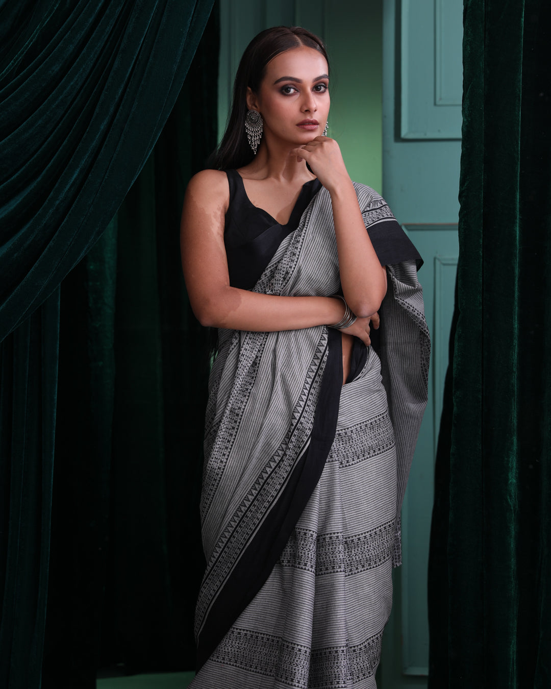 EBONY STRIPES (TAANT  SAREE)
