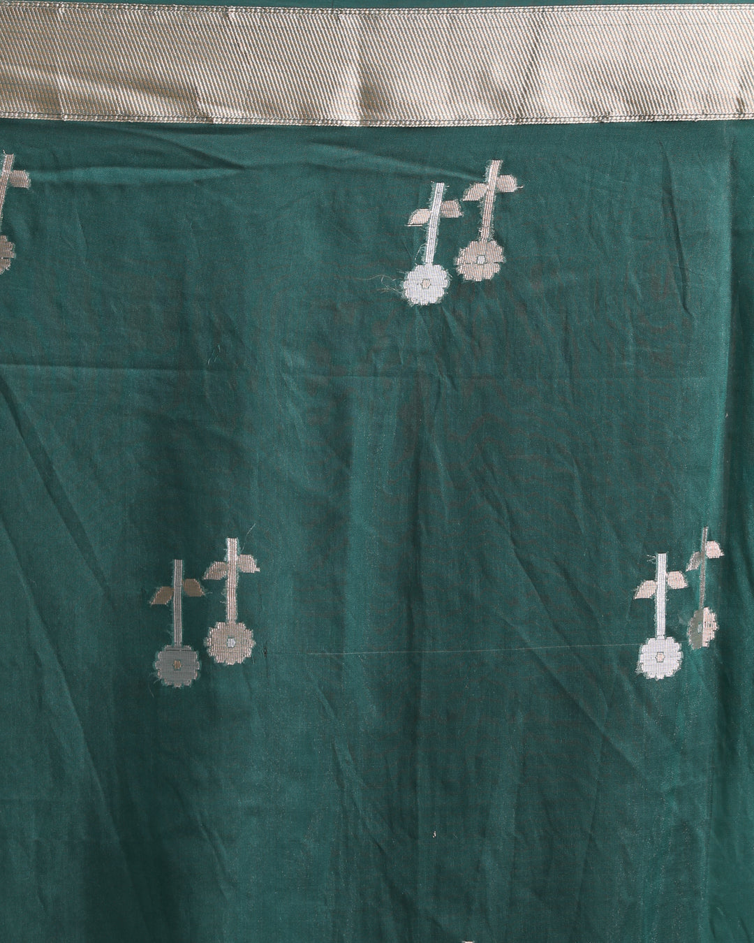 EMERALD ELEGANCE (BANARASI ART SILK SAREE)