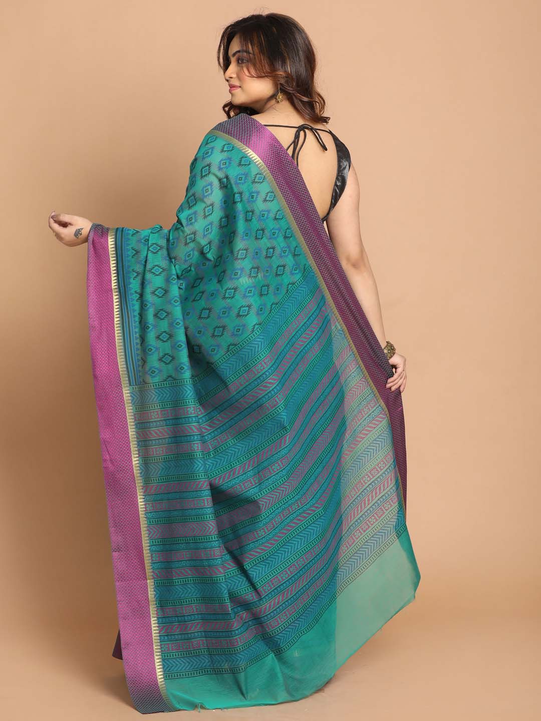 Indethnic Printed Cotton Blend Saree in Green - View 3