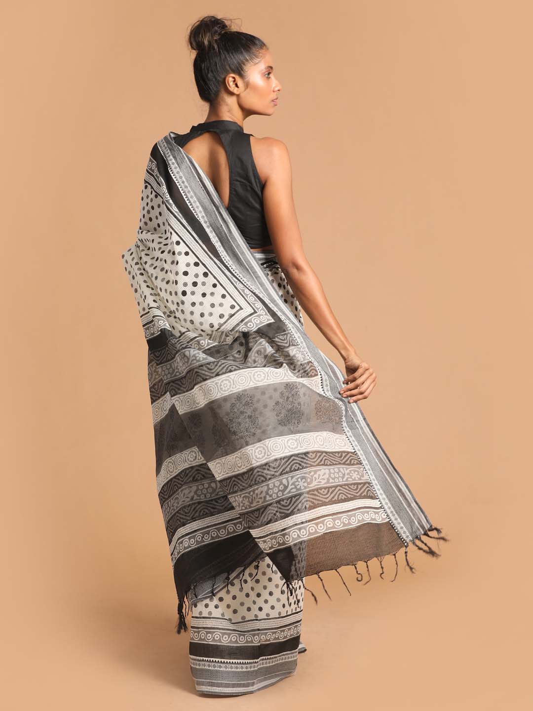 Indethnic Printed Pure Cotton Saree in Black - View 3