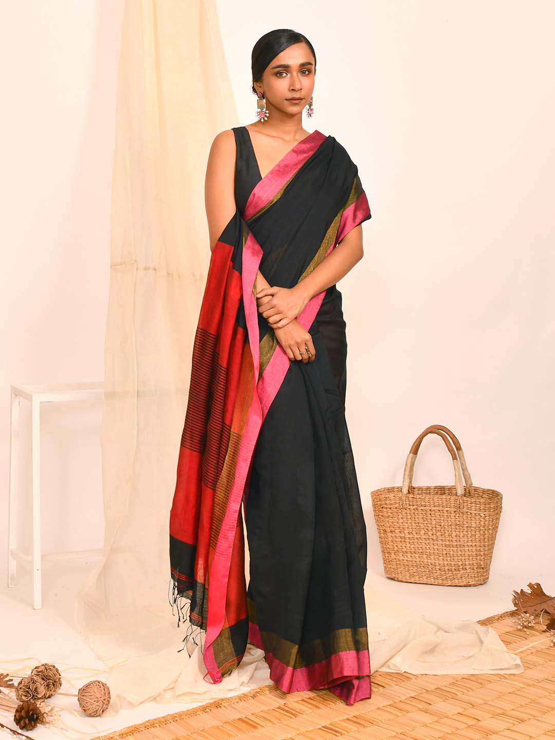 MIDNIGHT BLOSSOM (BENGAL HANDLOOM 100% PURE COTTON SAREE)