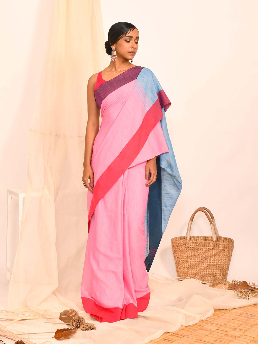 MIDNIGHT BLOOM (BENGAL HANDLOOM COTTON BLEND SAREE)