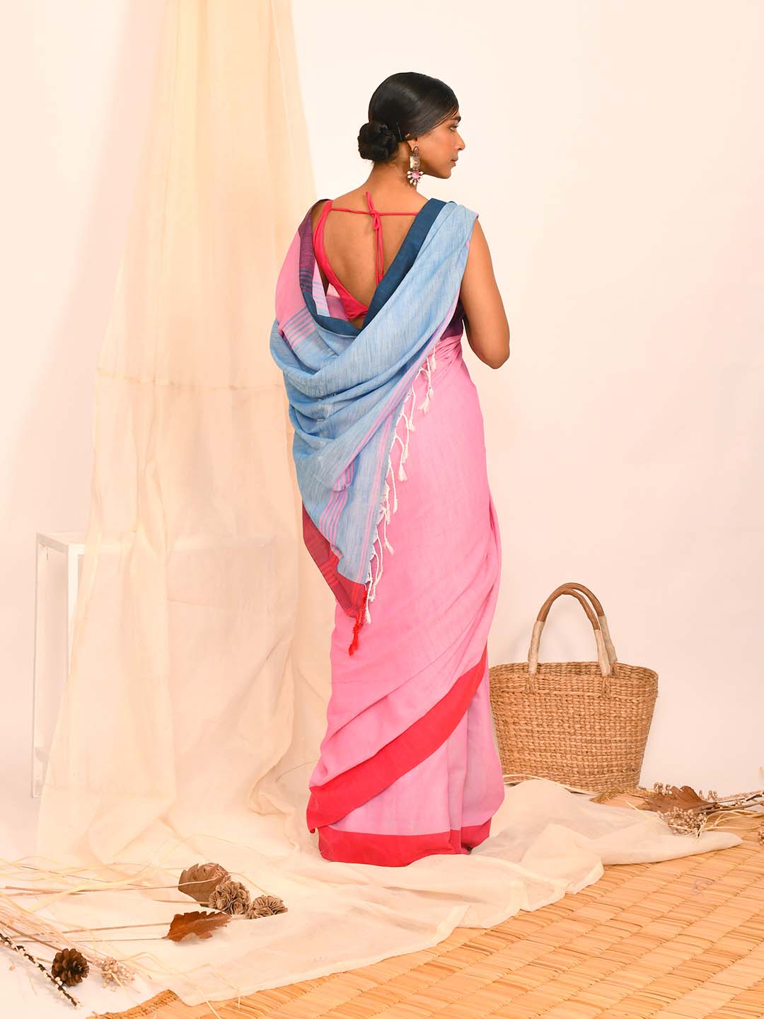 MIDNIGHT BLOOM (BENGAL HANDLOOM COTTON BLEND SAREE)