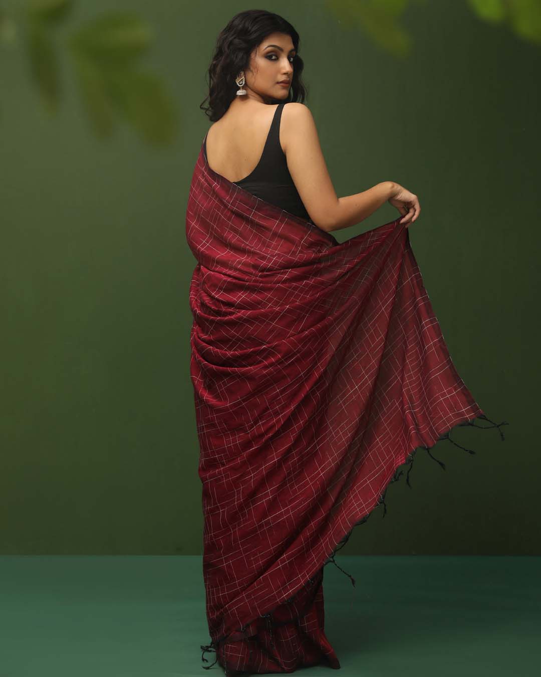 CRIMSON GRACE (BENGAL HANDLOOM COTTON BLEND SAREE)