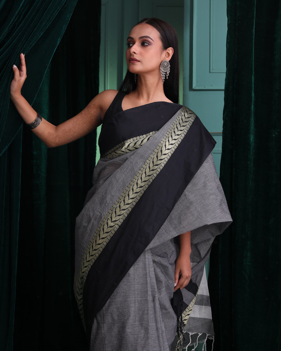 SUBTLE ELEGANCE (JAMDANI  SAREE)