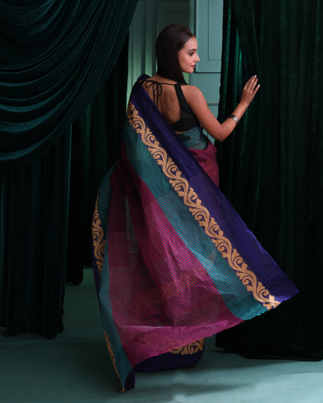 VIBRANT EASE (JAMDANI  SAREE)