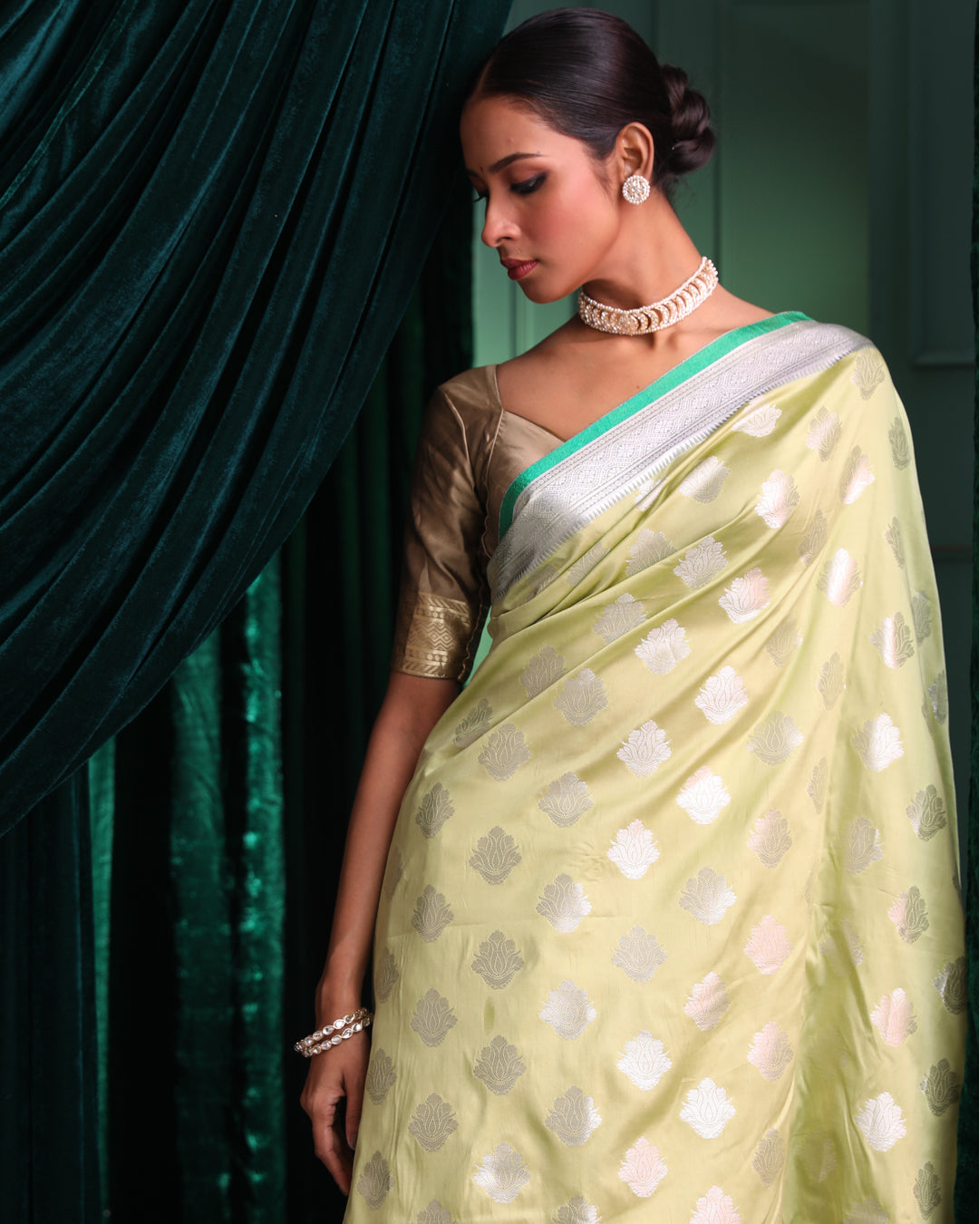 NEON AURA (KANJEEVARAM ART SILK SAREE)