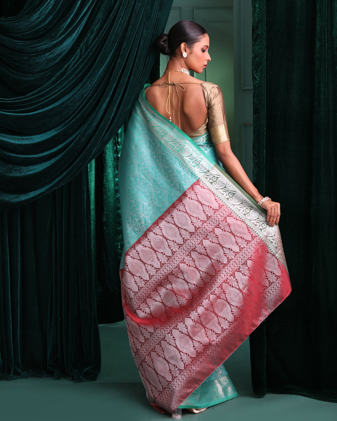 EMERALD ENCHANTMENT (KANJEEVARAM ART SILK SAREE)