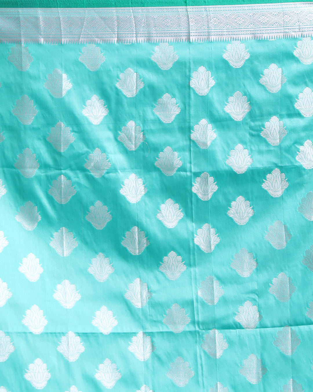 KANJEEVARAM GREEN WOVEN DESIGN TRADITIONAL WEAR  SAREE (KANJEEVARAM ART SILK SAREE)